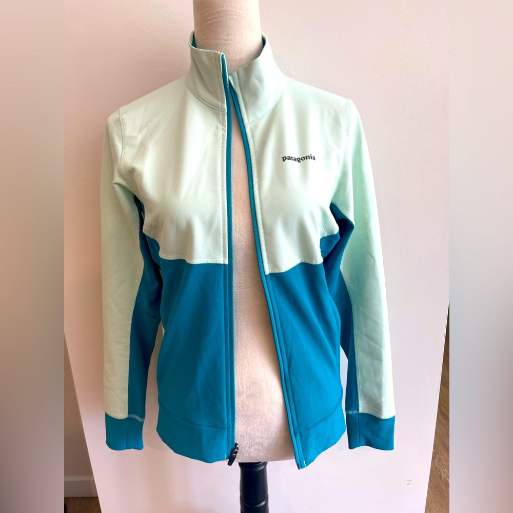 Patagonia Women’s In Traverse Soft Shell Jacket, arctic mint.